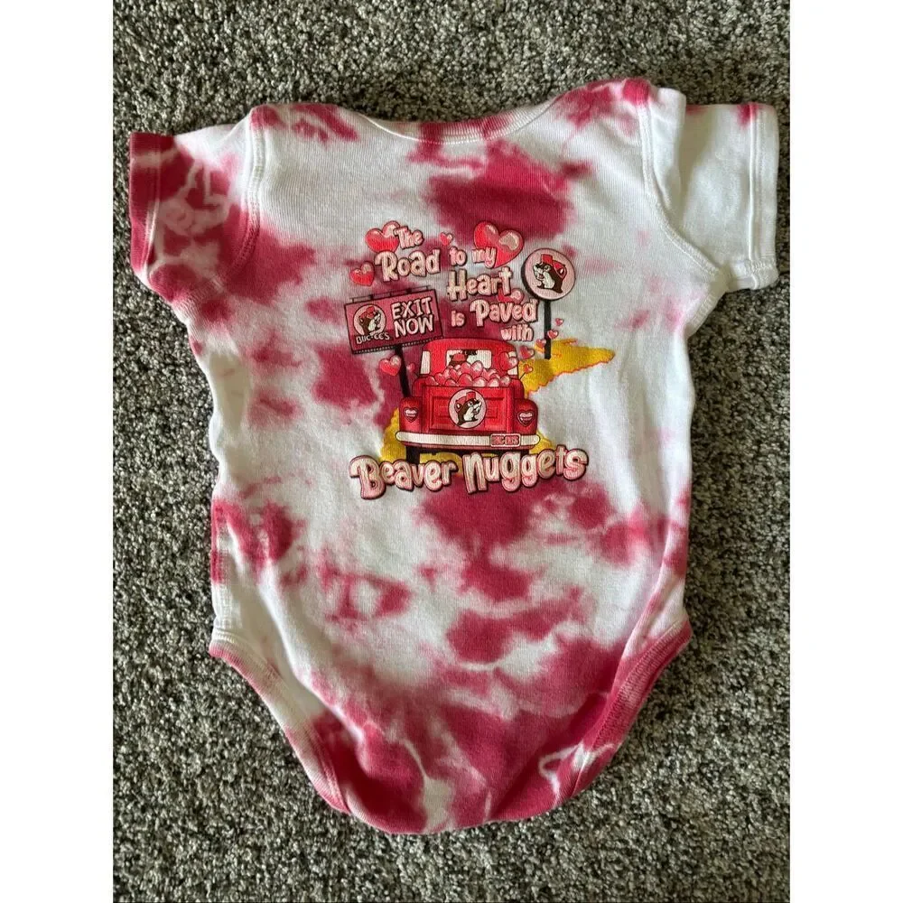 ❤️Buc-ee’s Baby Valentine Onesie Sz12M